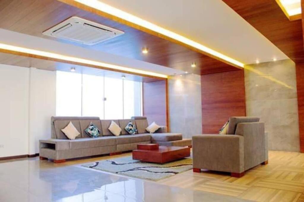 Departamentoo Nuevo Amoblado Cerca A Uagrm, Con Excelente Vista Apartment ซานตาครูซเดอลาเซียร์รา ภายนอก รูปภาพ