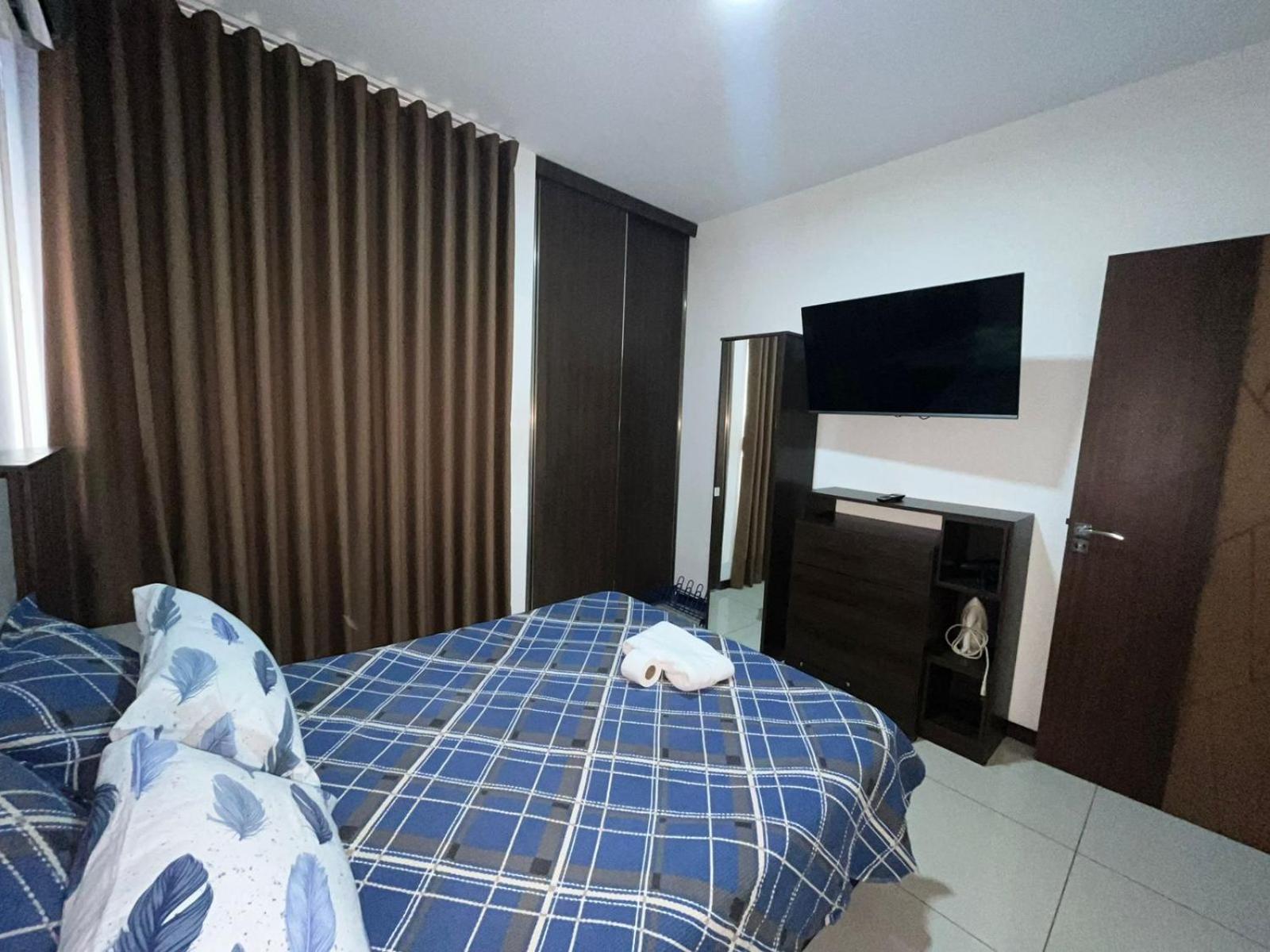 Departamentoo Nuevo Amoblado Cerca A Uagrm, Con Excelente Vista Apartment ซานตาครูซเดอลาเซียร์รา ภายนอก รูปภาพ